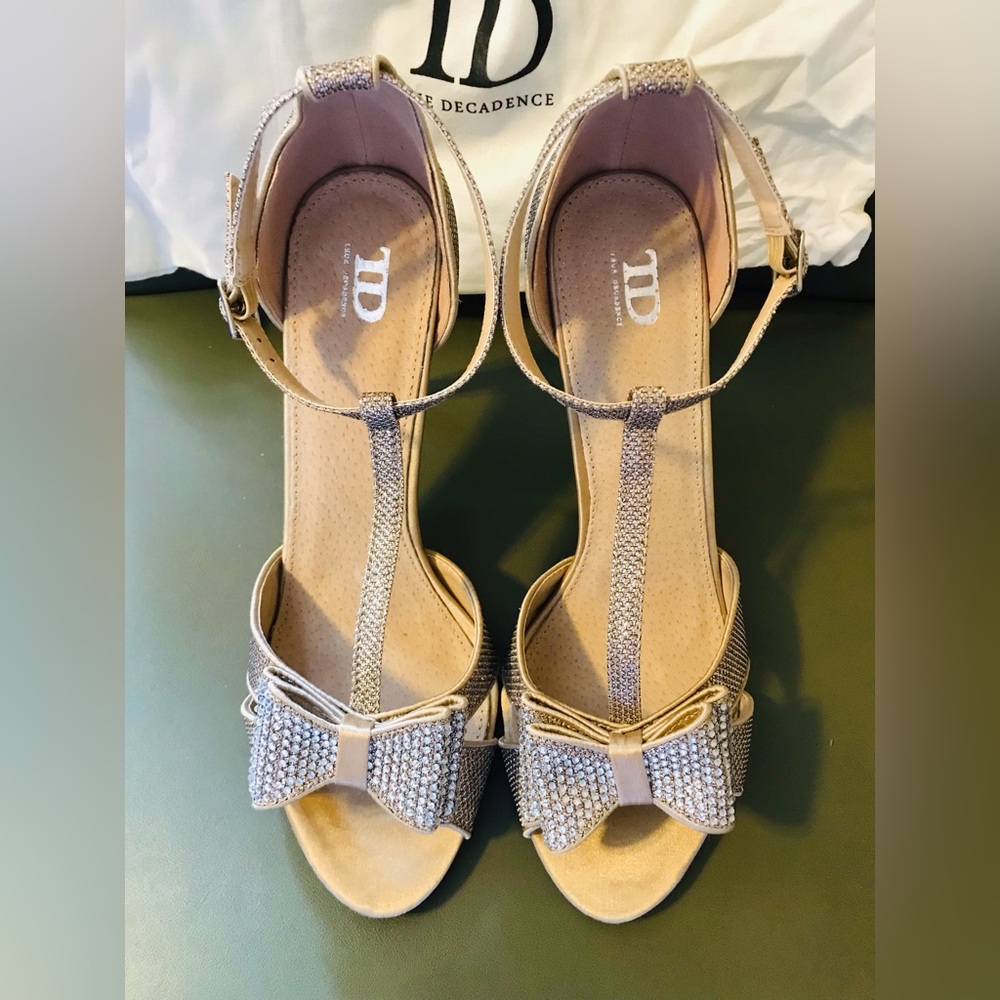 Brand New True Decadence Gold Glitter Bow Shoes 👠